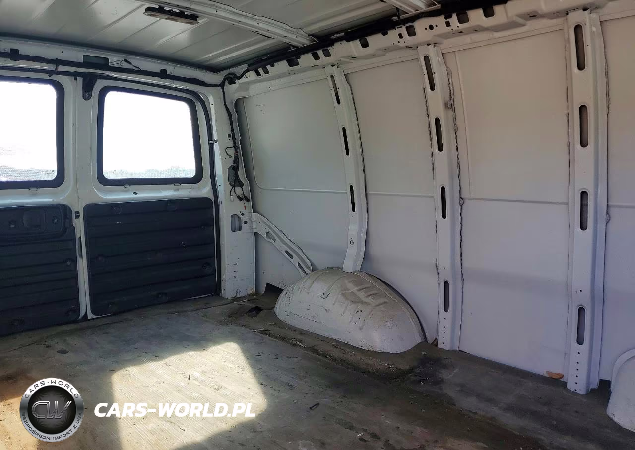 2017 Chevrolet Express 2500 Cargo Delivery Van VIN:1GCWGAFFXH1302103 - 11