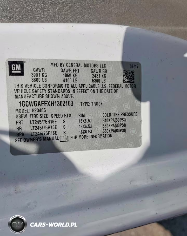 2017 Chevrolet Express 2500 Cargo Delivery Van VIN:1GCWGAFFXH1302103 - 14