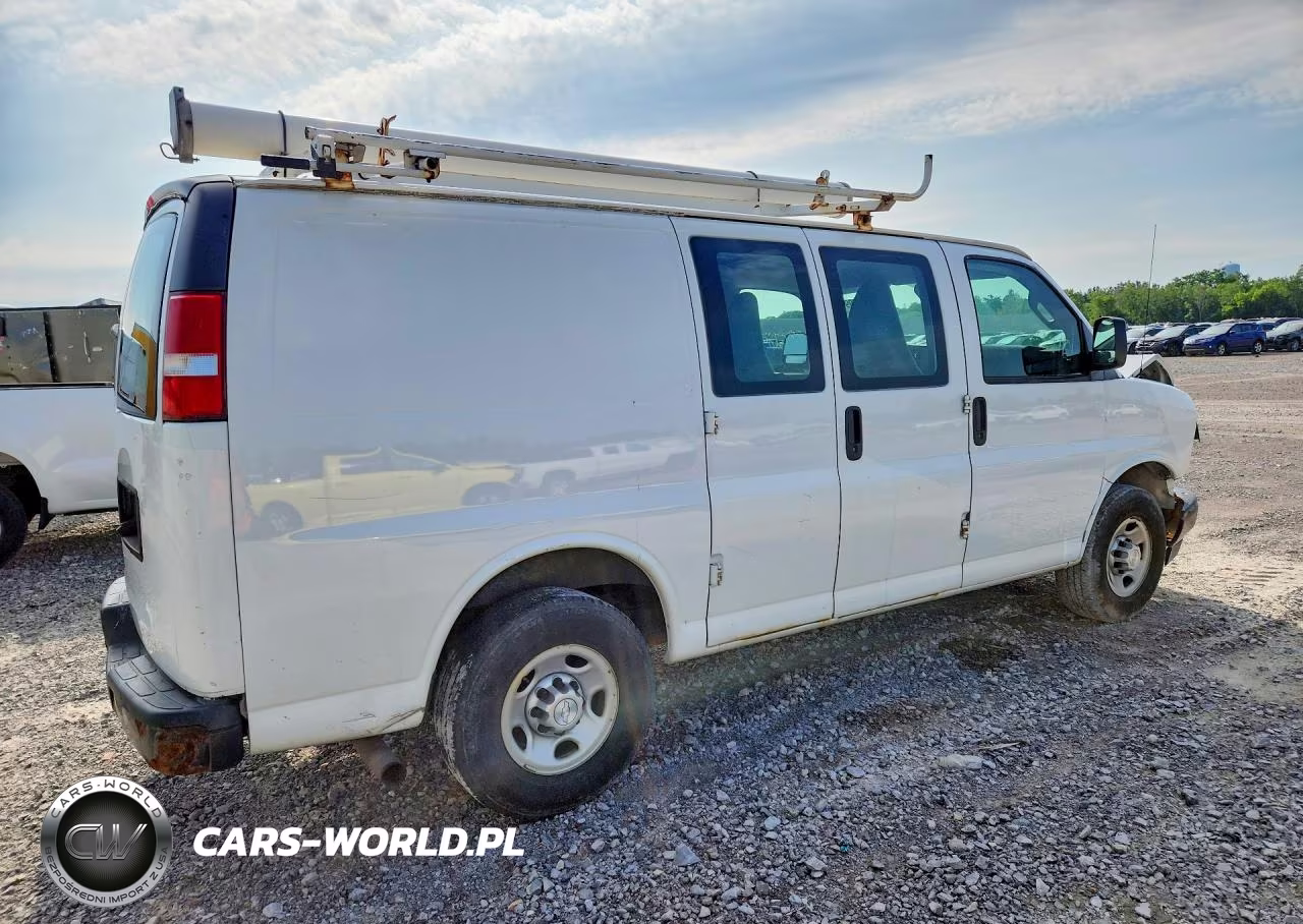2017 Chevrolet Express 2500 Cargo Delivery Van VIN:1GCWGAFFXH1302103 - 3