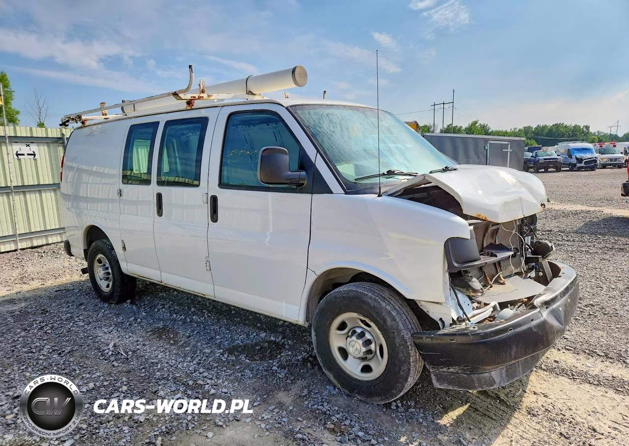 2017 Chevrolet Express 2500 Cargo Delivery Van VIN:1GCWGAFFXH1302103 - 4