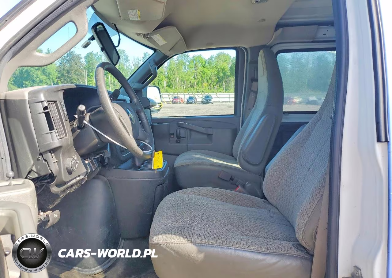 2017 Chevrolet Express 2500 Cargo Delivery Van VIN:1GCWGAFFXH1302103 - 7