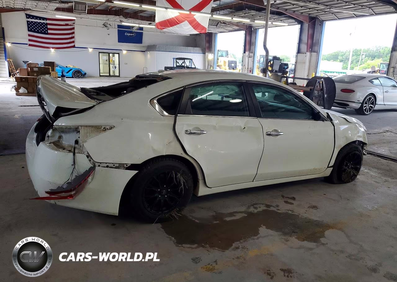 2015 Nissan Altima 2.5 S VIN:1N4AL3AP2FN895923 - 3