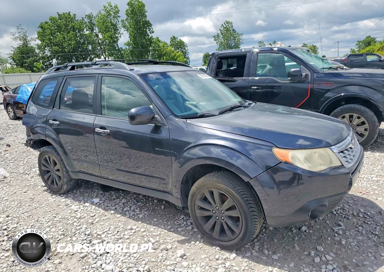 2013 Subaru Forester 2.5X Premium VIN:JF2SHADC4DH432479 - 4