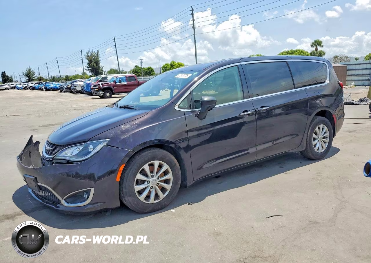 2018 Chrysler Pacifica Touring Plus