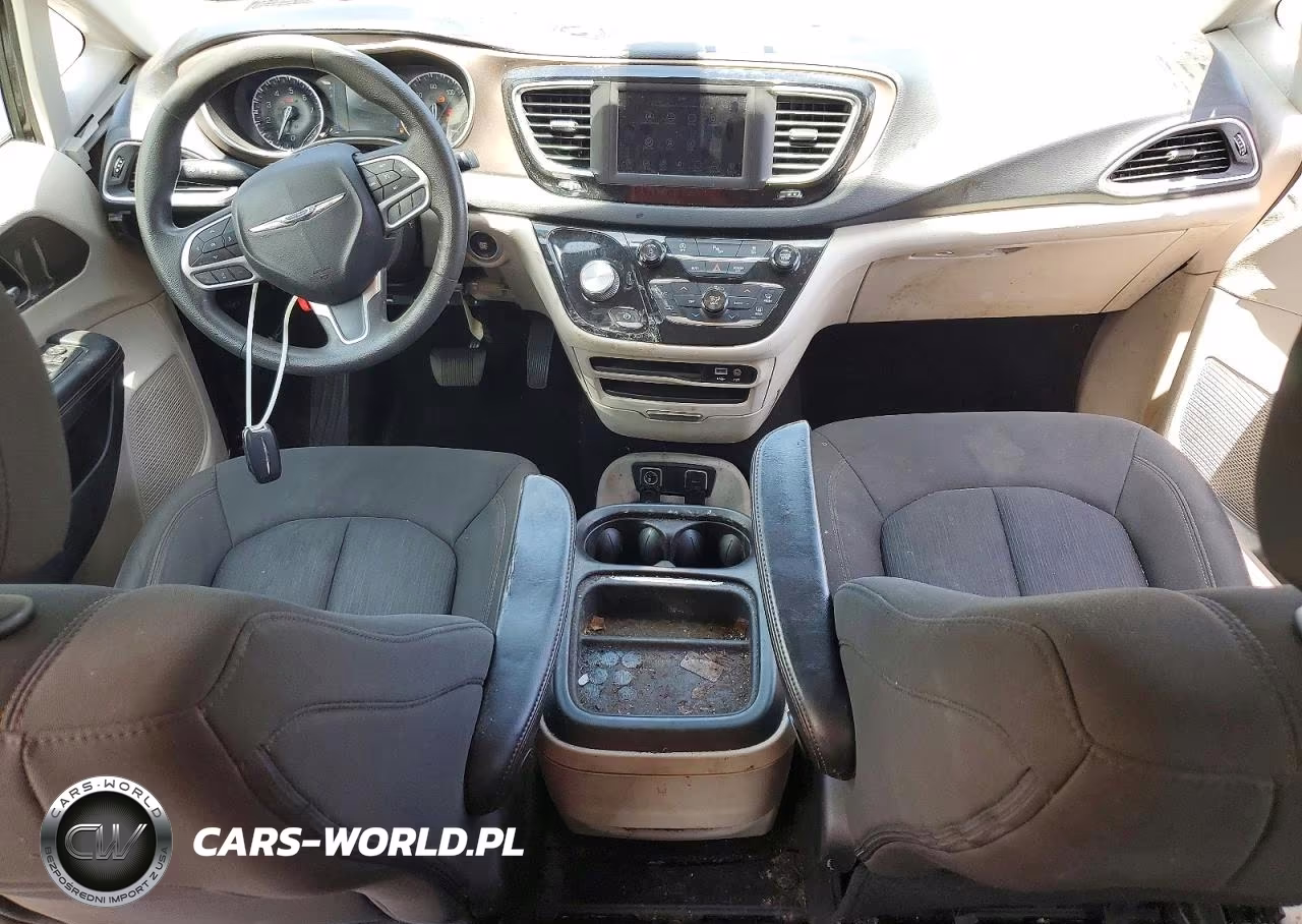 2018 Chrysler Pacifica Touring Plus VIN:2C4RC1FG2JR279144 - 8