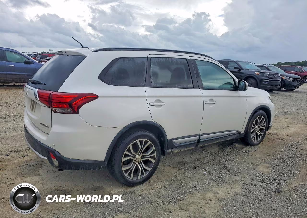 2016 Mitsubishi Outlander VIN:JA4AD3A35GZ007223 - 3