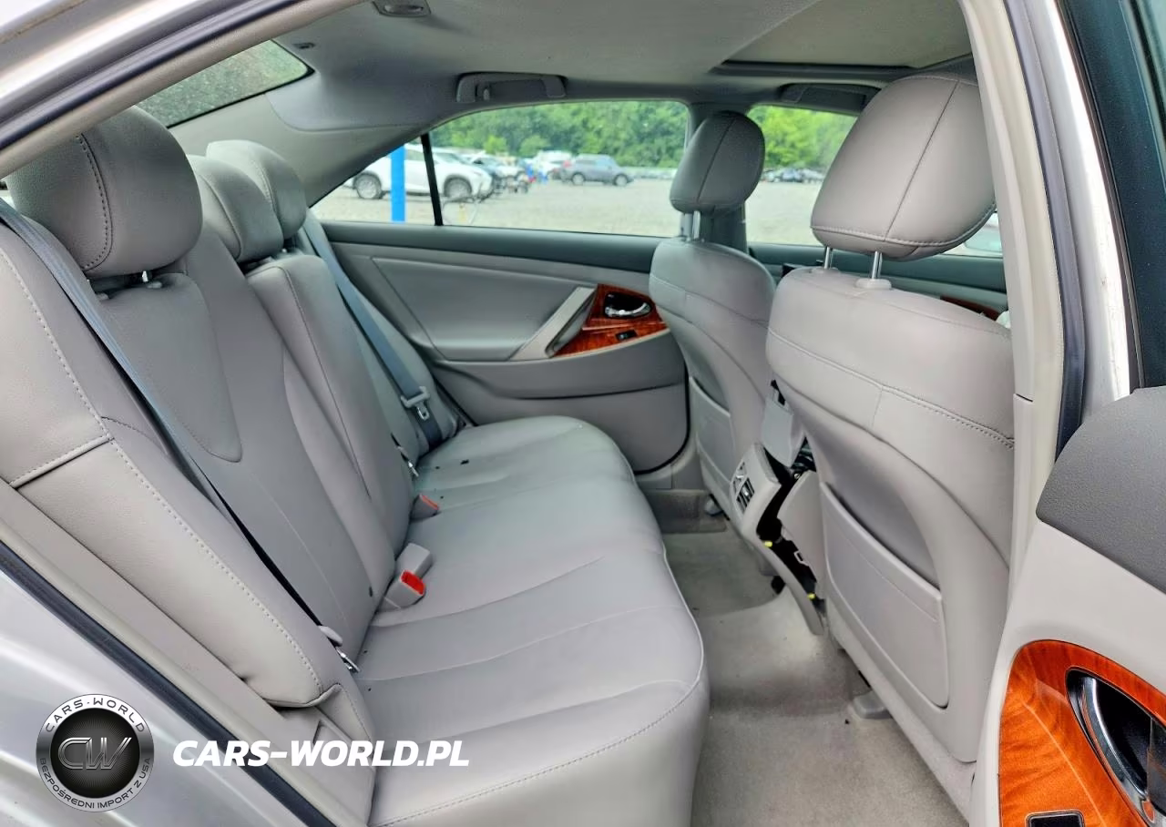 2011 Toyota Camry Xle VIN:4T1BF3EKXBU212852 - 10