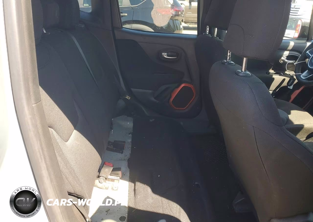 2018 Jeep Renegade Sport VIN:ZACCJBAB2JPH93237 - 10