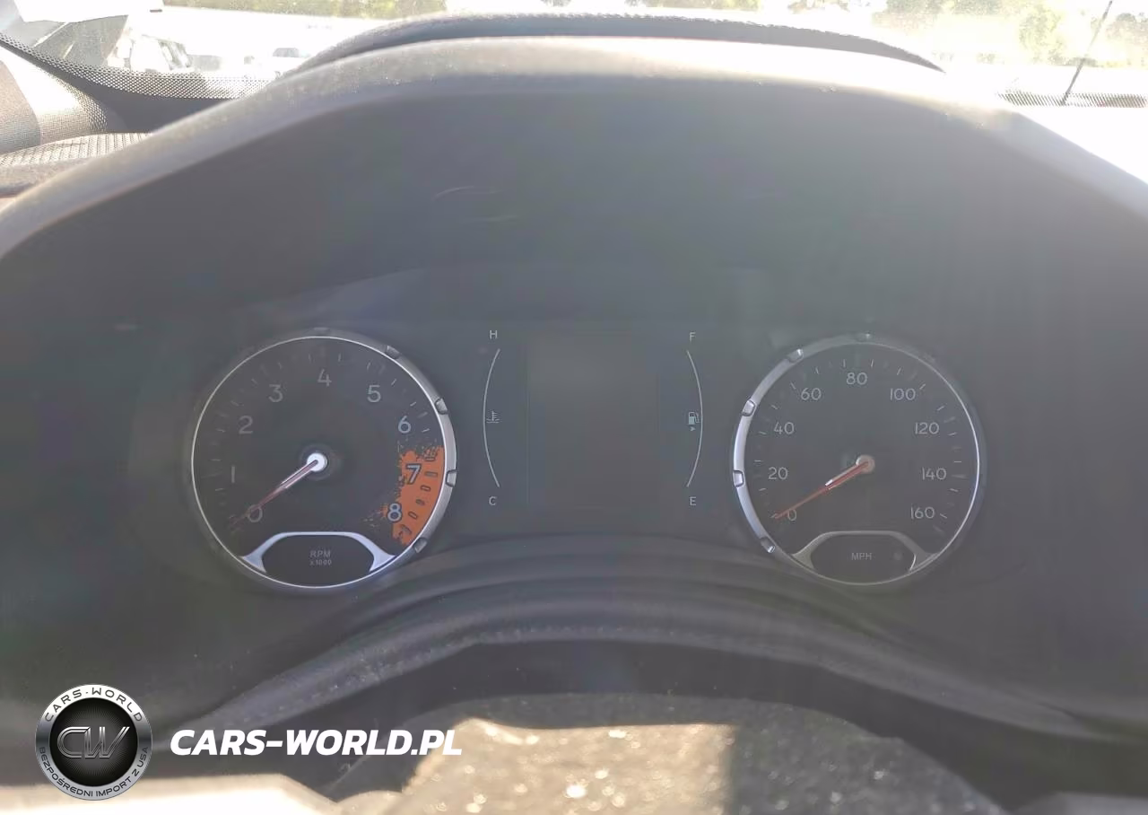 2018 Jeep Renegade Sport VIN:ZACCJBAB2JPH93237 - 9