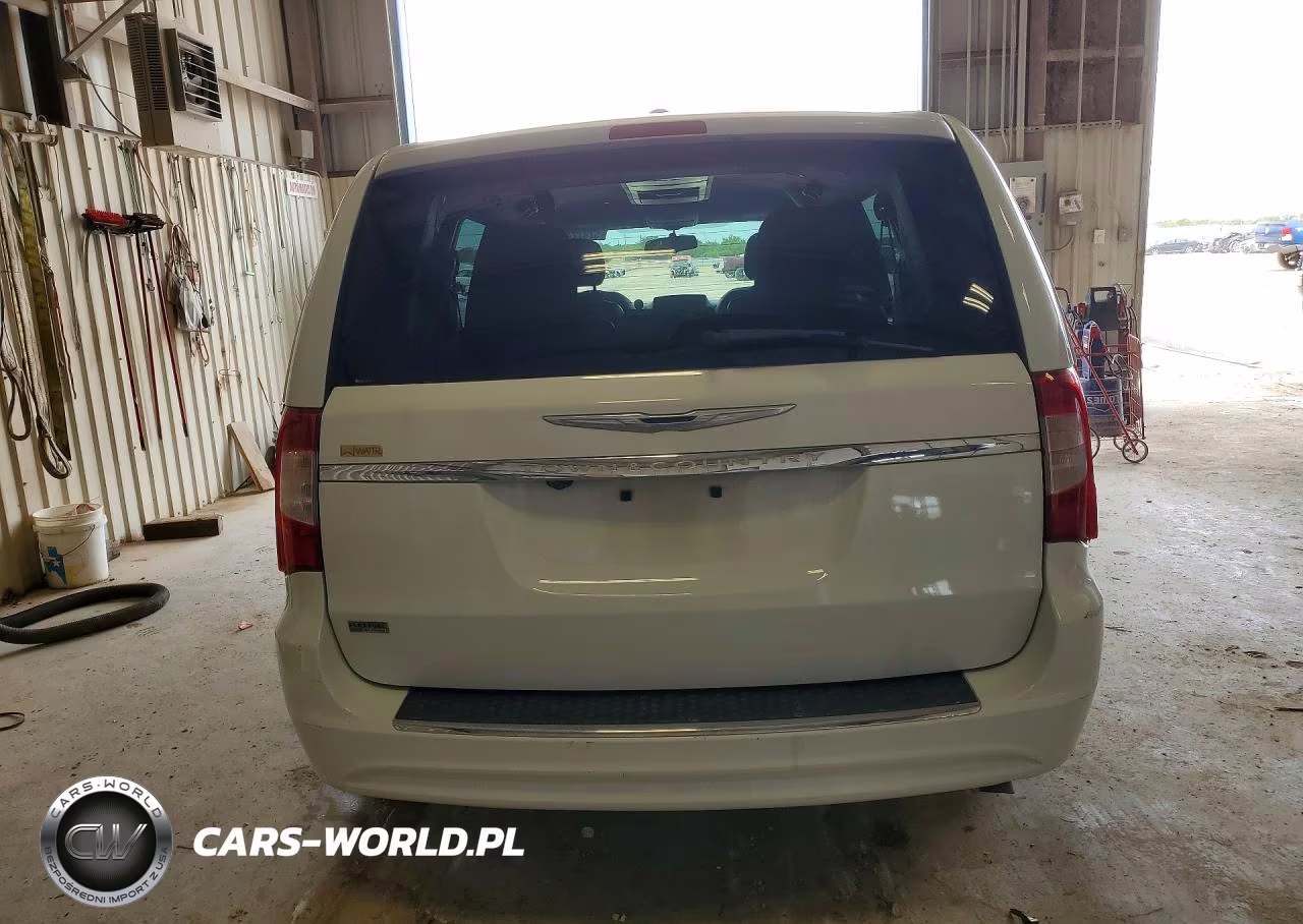 2016 Chrysler Town & Country Touring VIN:2C4RC1BG1GR298525 - 6