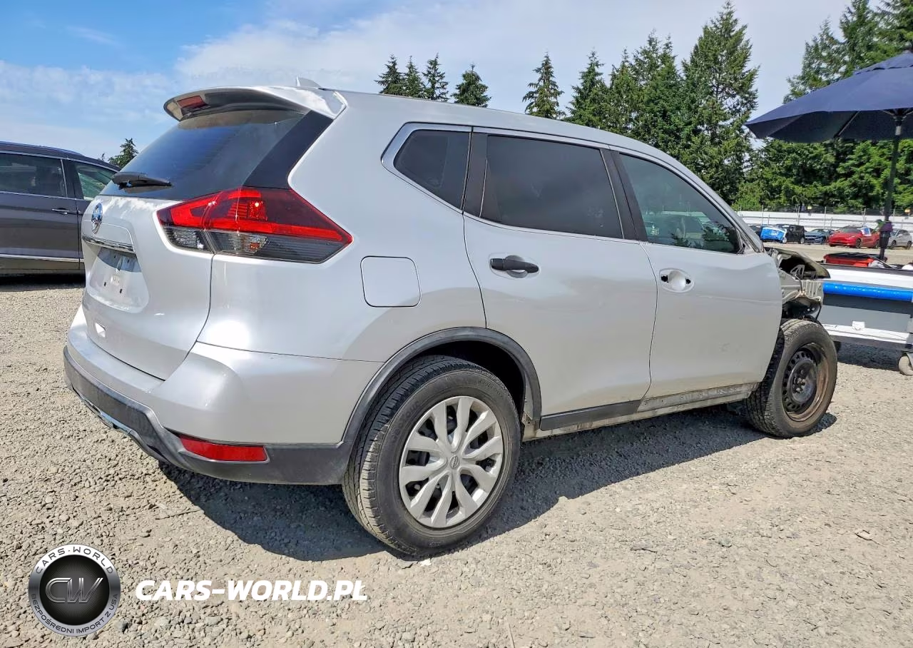 2018 Nissan Rogue S VIN:KNMAT2MT3JP556131 - 3