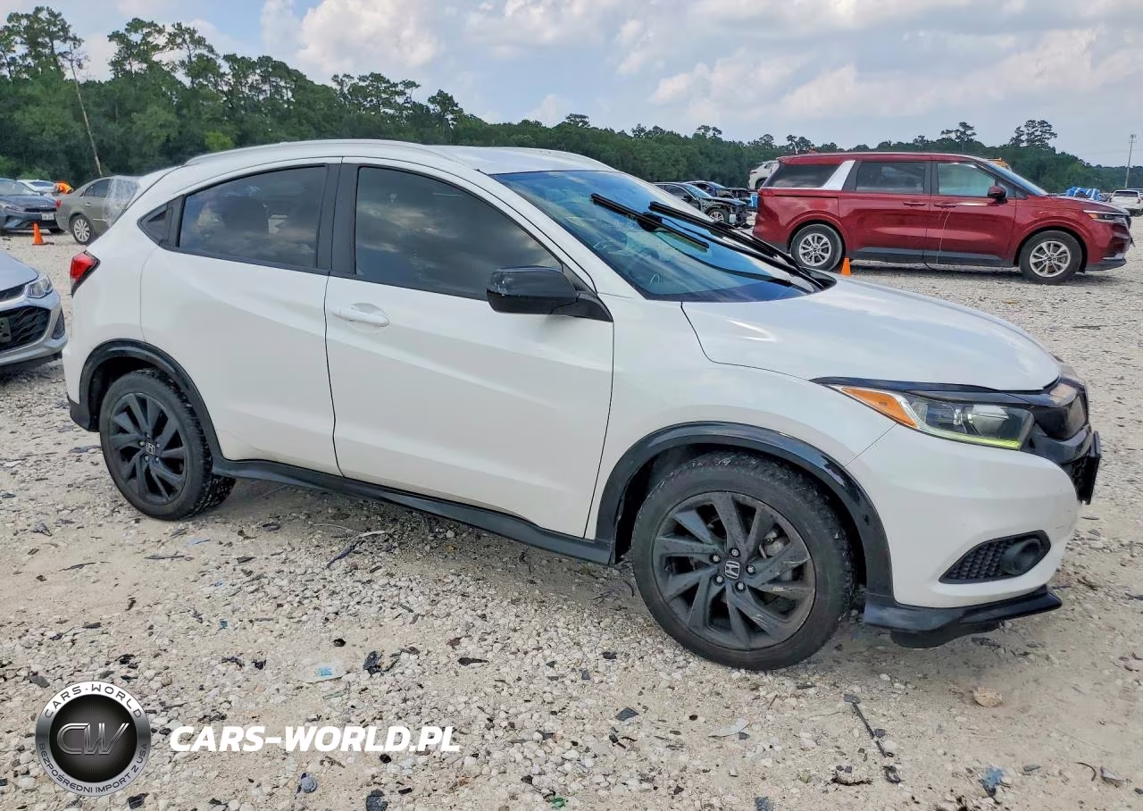 2021 Honda Hr-V Sport VIN:3CZRU6H14MM749943 - 4
