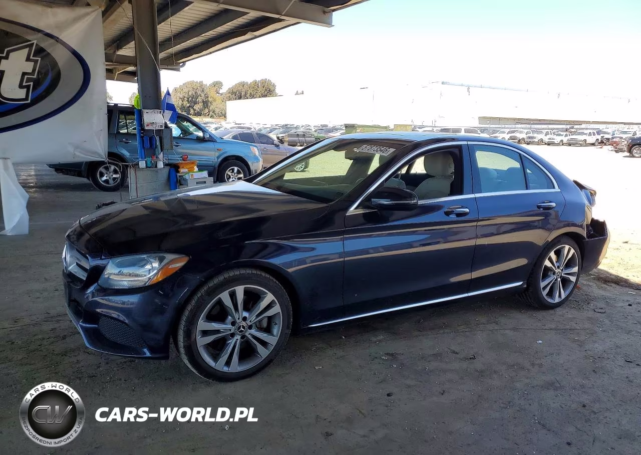 2018 Mercedes-Benz C 300 – zdjęcie 1 z 12