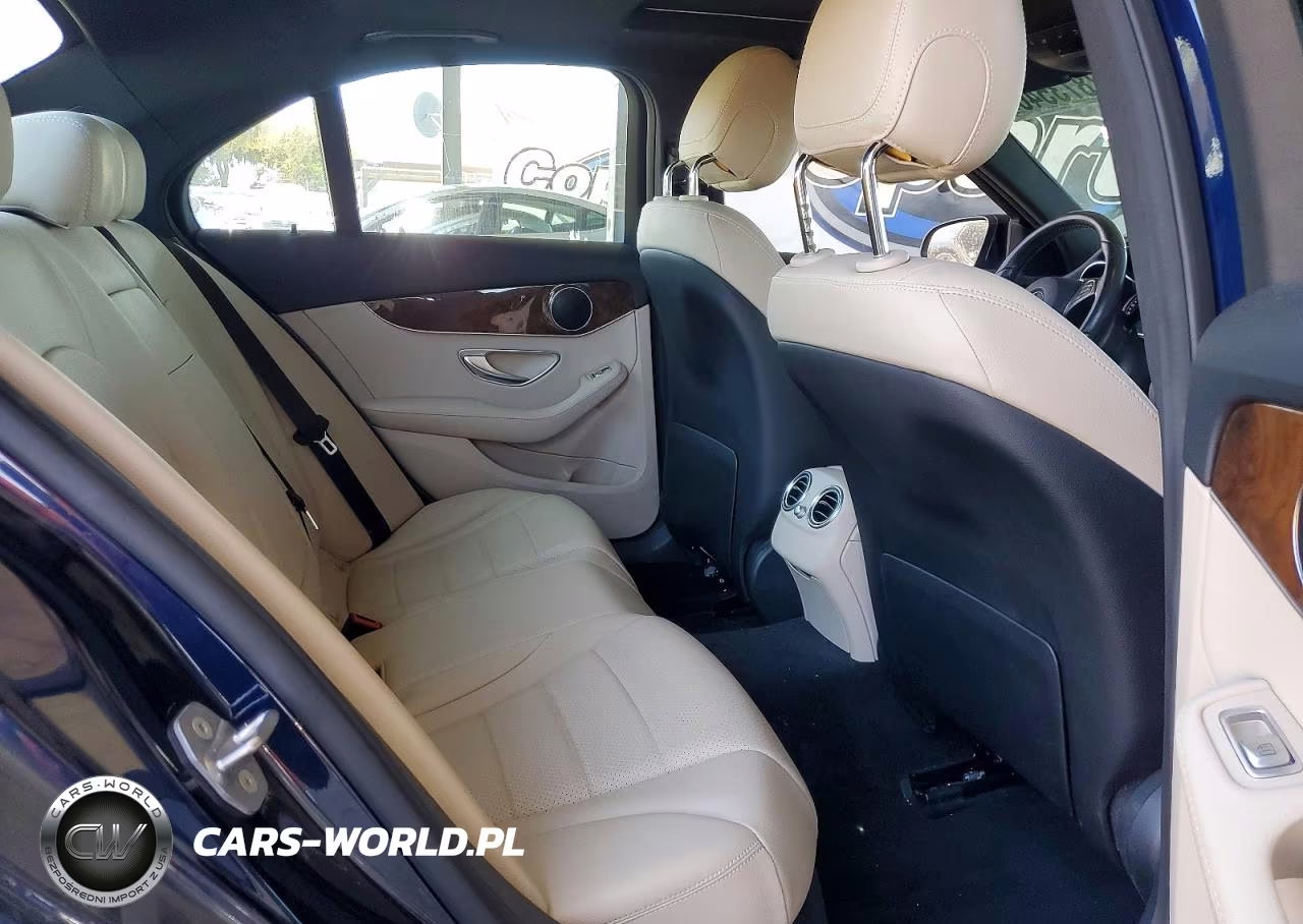2018 Mercedes-Benz C 300 VIN:55SWF4JB5JU242350 - 10