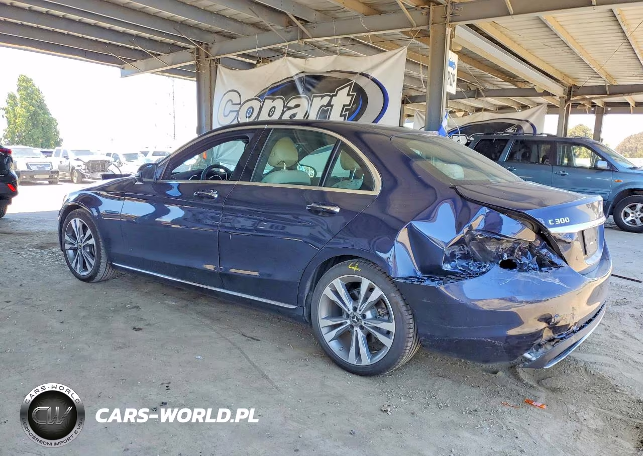 2018 Mercedes-Benz C 300 VIN:55SWF4JB5JU242350 - 2