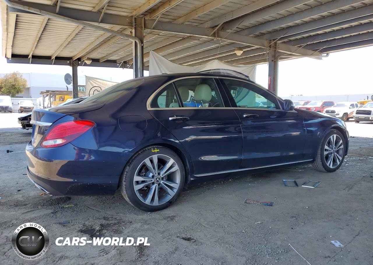 2018 Mercedes-Benz C 300 VIN:55SWF4JB5JU242350 - 3