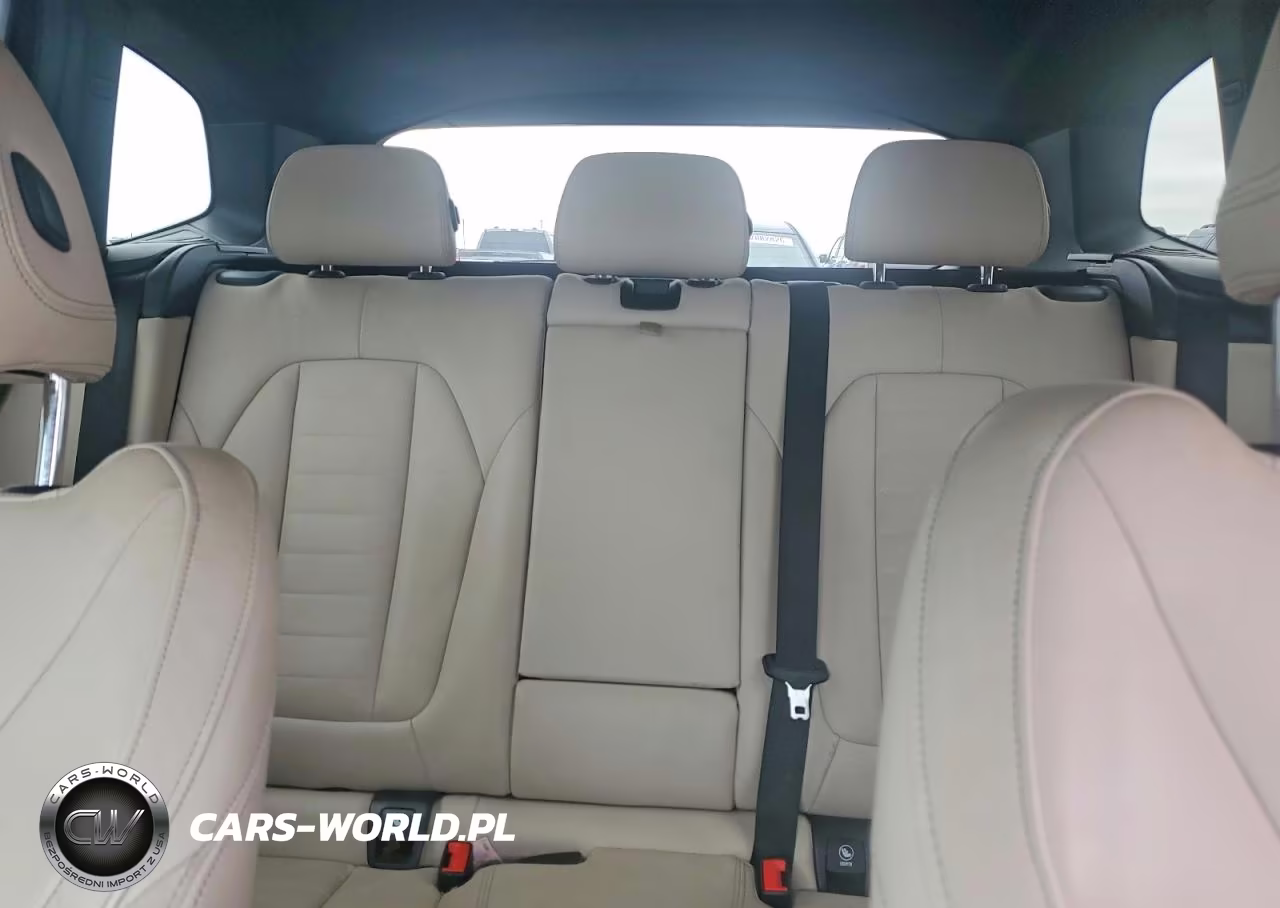 2019 BMW X3 VIN:5UXTR7C5XKLR48389 - 10