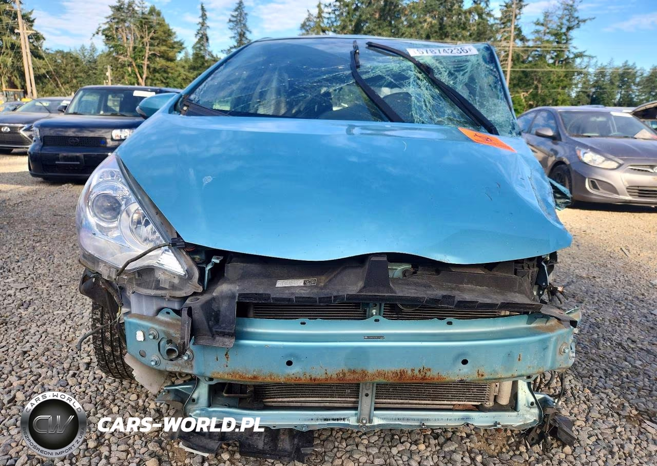2012 Toyota Prius C Four VIN:JTDKDTB33C1014253 - 5