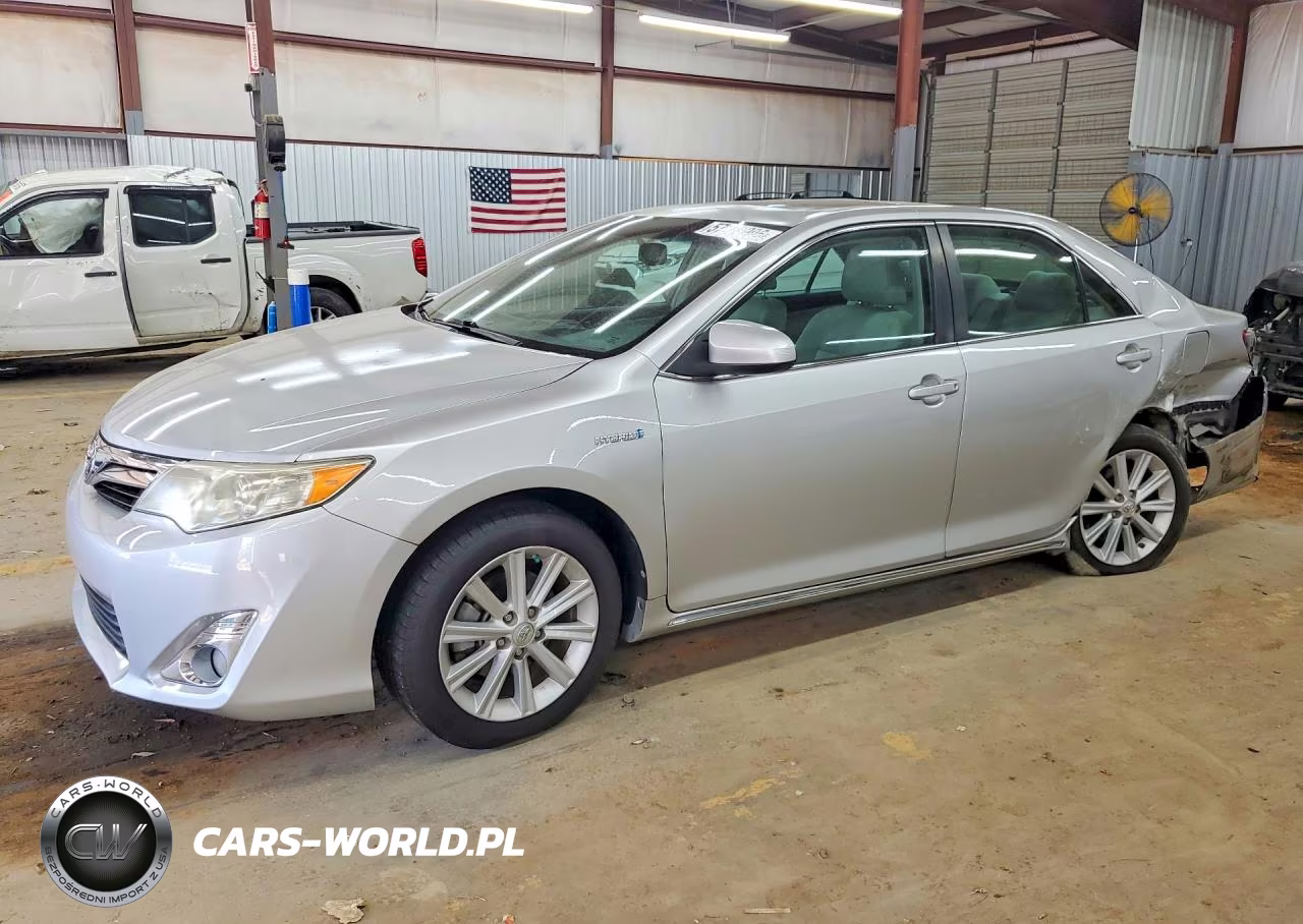 2013 Toyota Camry Hybrid Xle – zdjęcie 1 z 12