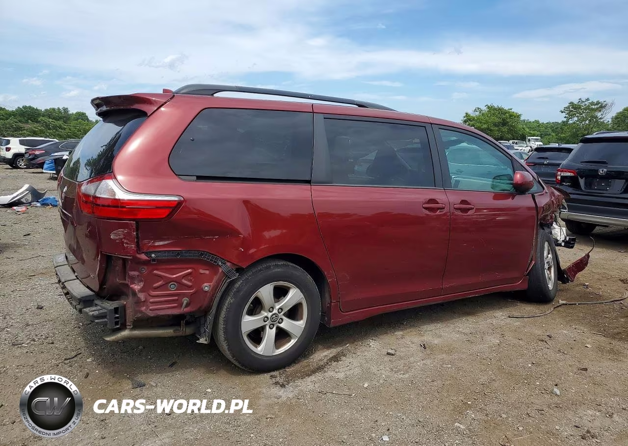 2019 Toyota Sienna Le VIN:5TDKZ3DC5KS988039 - 3