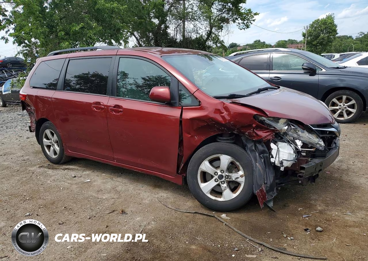 2019 Toyota Sienna Le VIN:5TDKZ3DC5KS988039 - 4