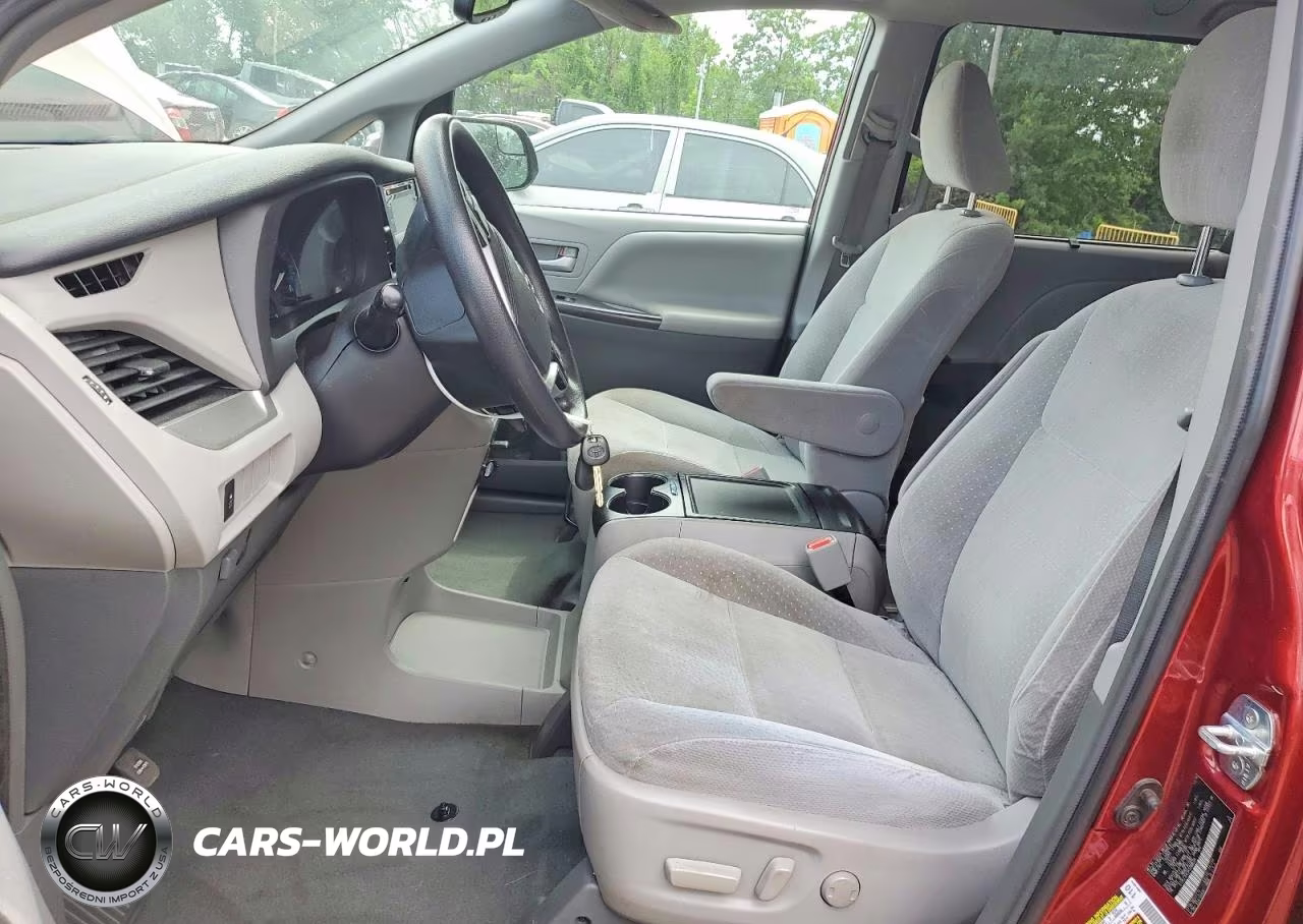 2019 Toyota Sienna Le VIN:5TDKZ3DC5KS988039 - 7
