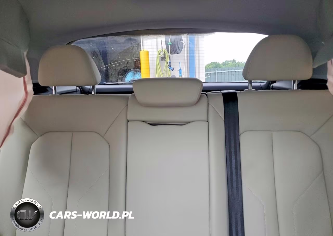 2020 Audi Q3 Premium Plus S-Line VIN:WA1EECF30L1041828 - 10