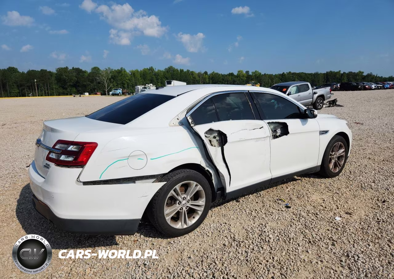 2017 Ford Taurus Sel VIN:1FAHP2E83HG111630 - 3