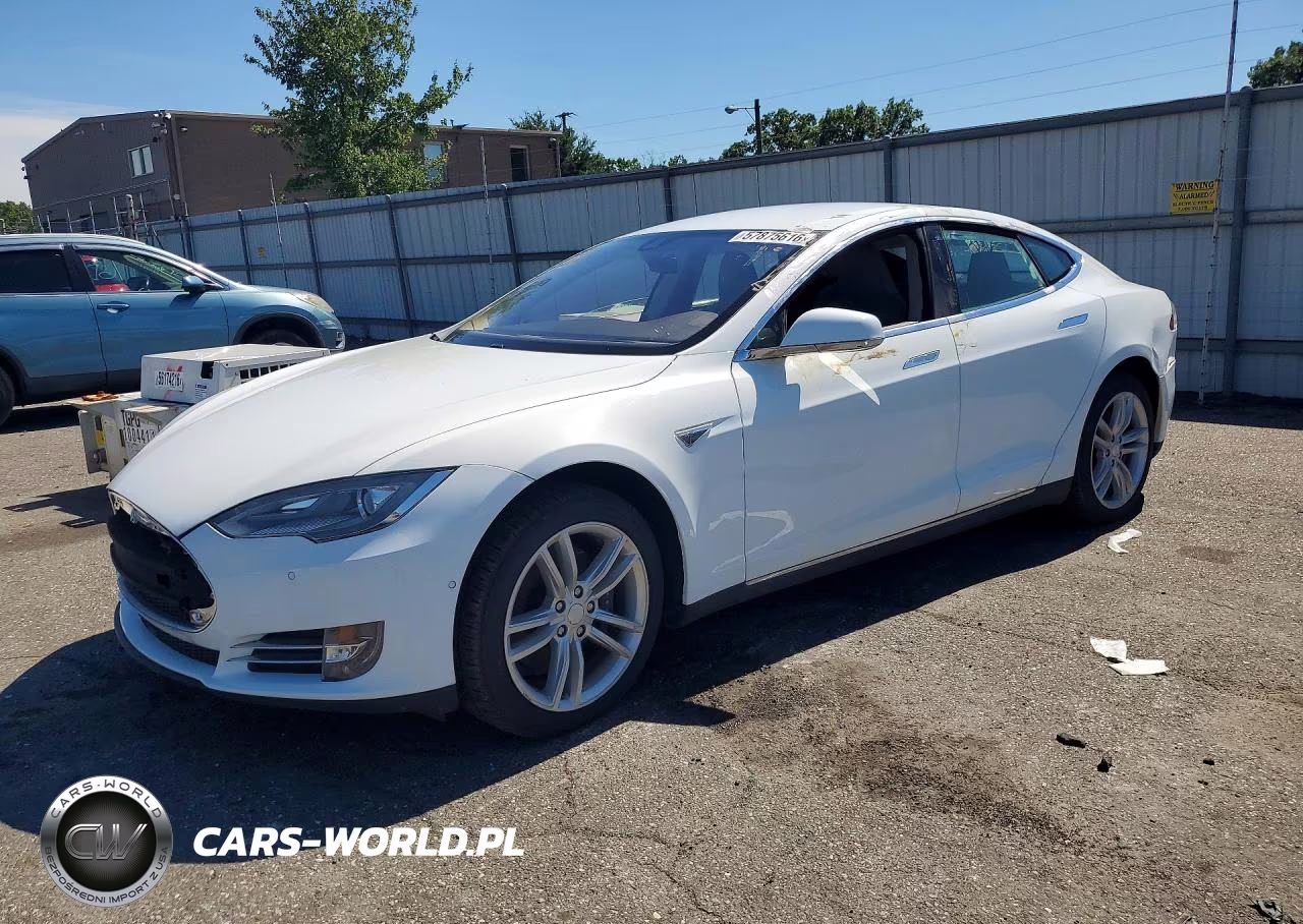 2014 Tesla Model S – zdjęcie 1 z 13