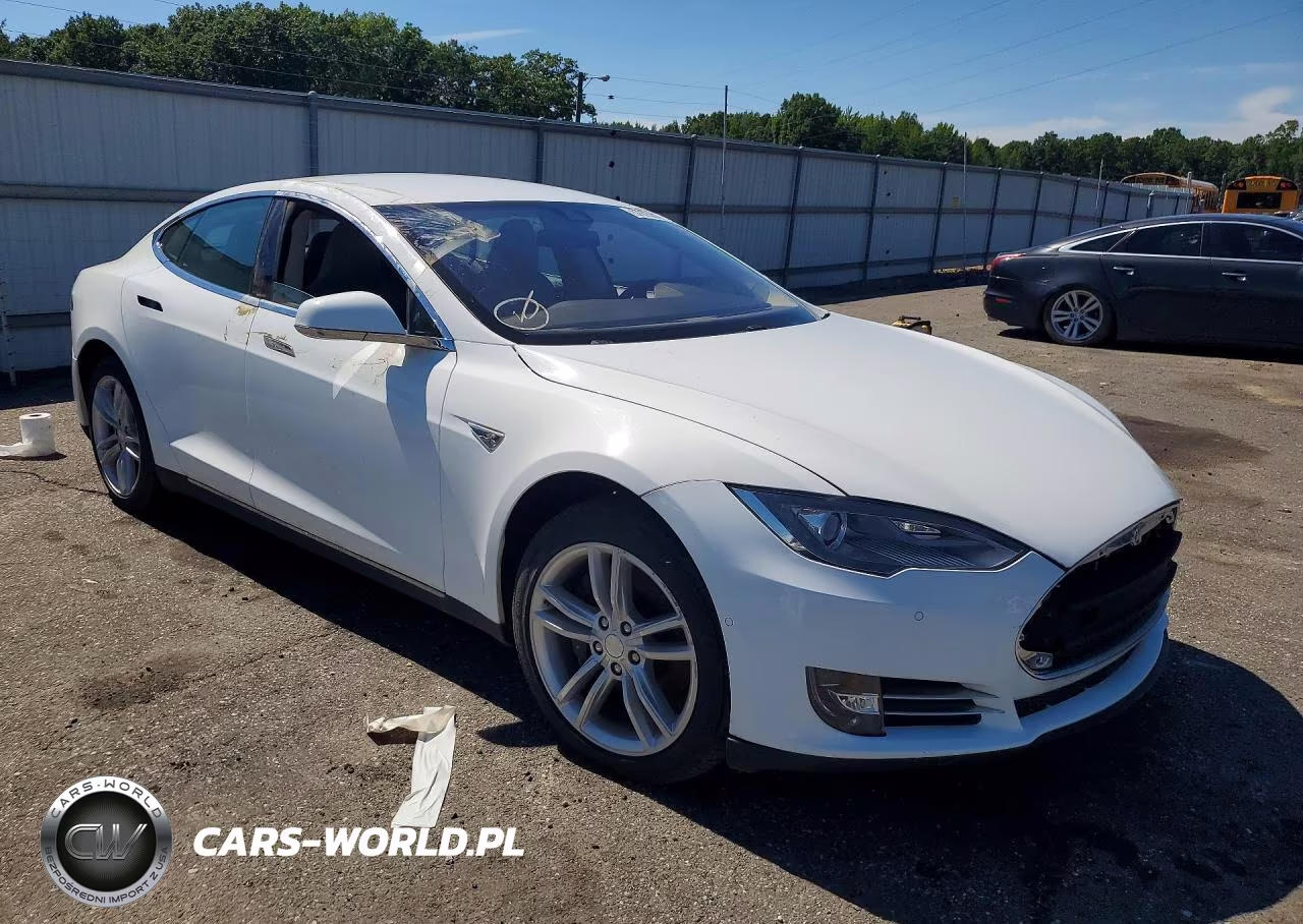 2014 Tesla Model S VIN:5YJSA1H1XEFP55657 - 4