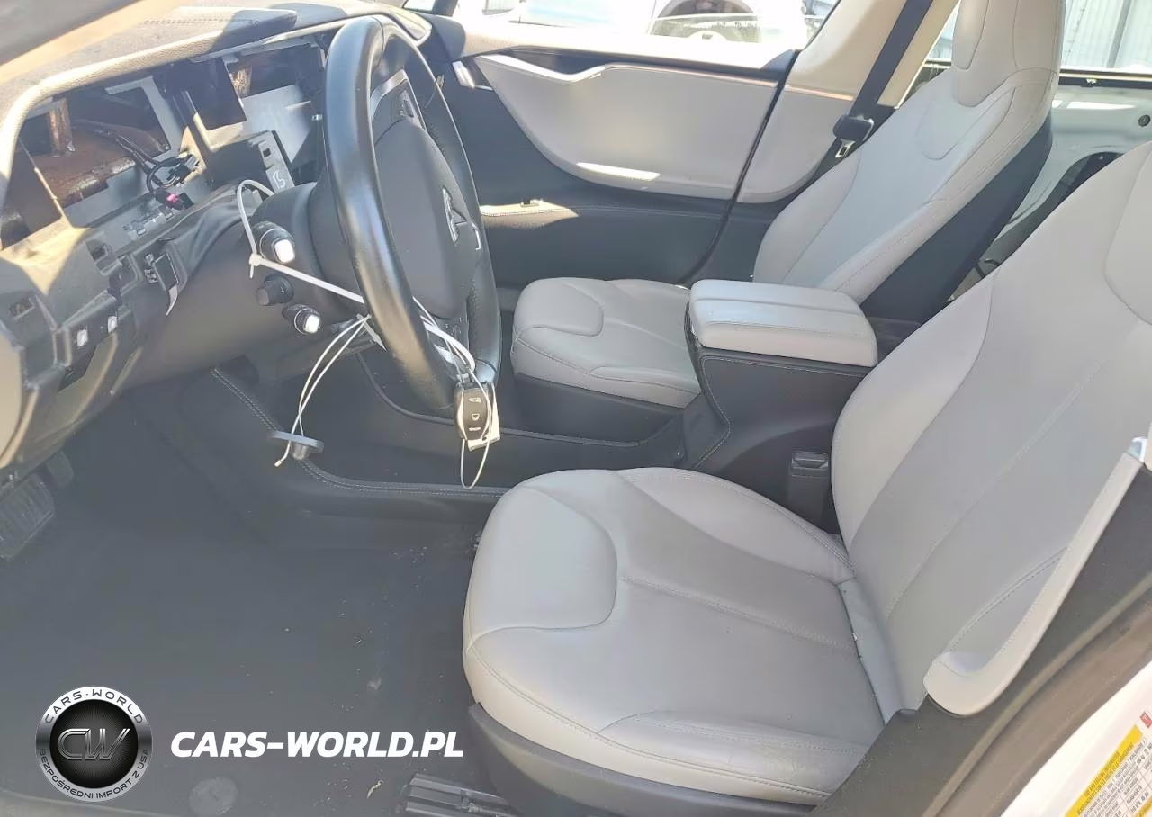 2014 Tesla Model S VIN:5YJSA1H1XEFP55657 - 7