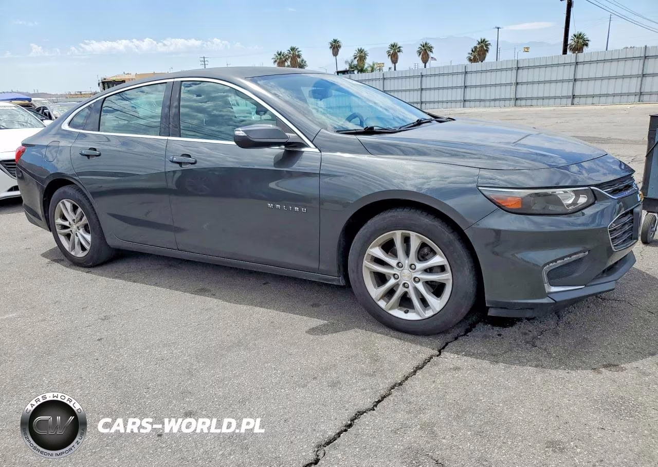 2017 Chevrolet Malibu Lt VIN:1G1ZE5ST6HF205580 - 4