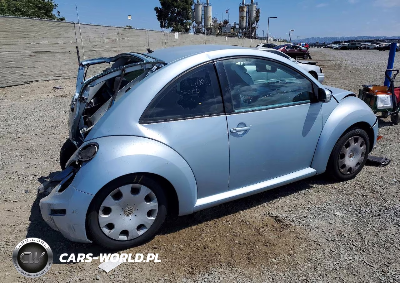 2010 Volkswagen New Beetle VIN:3VWPG3AG7AM020247 - 3