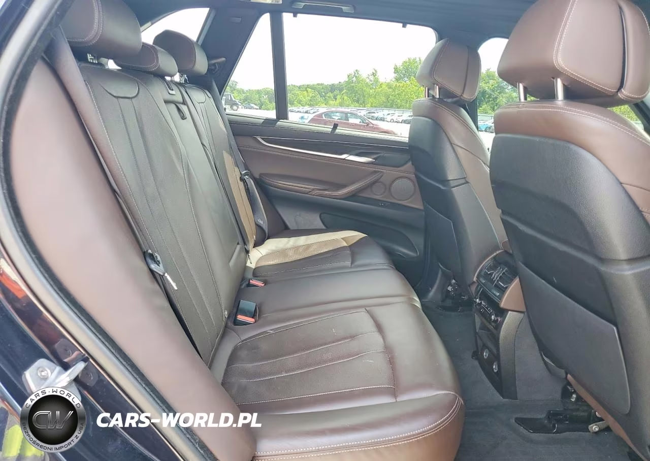 2018 BMW X5 VIN:5UXKT0C52J0V99877 - 11