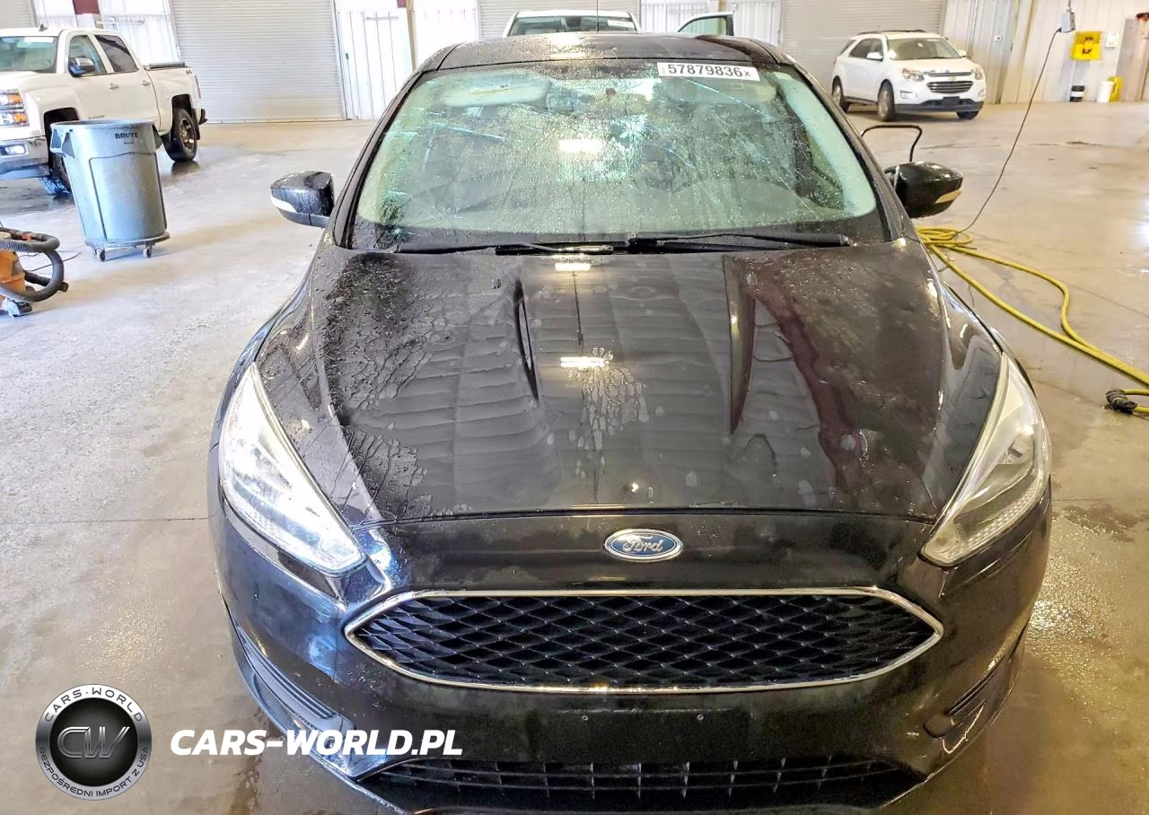 2015 Ford Focus Se VIN:1FADP3K21FL308031 - 5