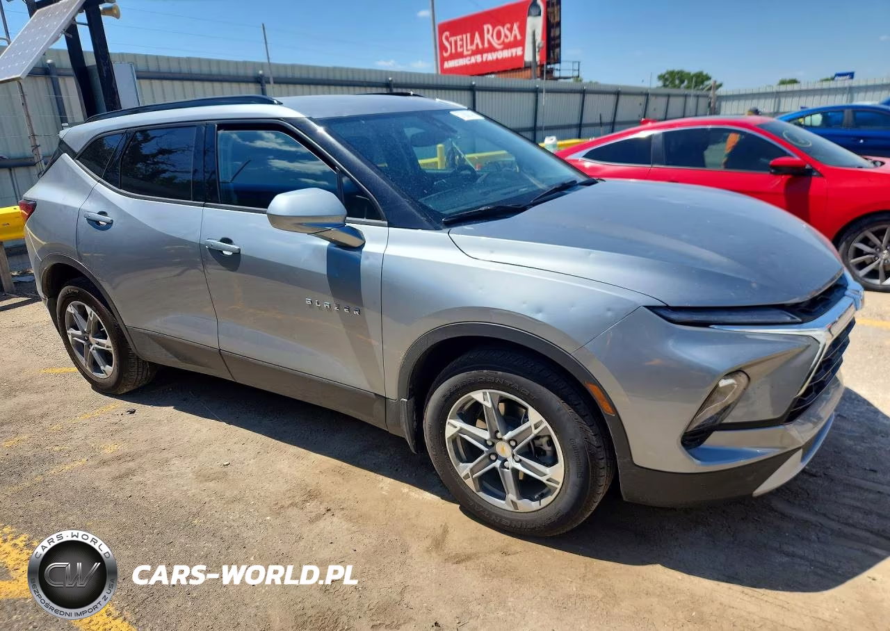 2025 Chevrolet Blazer 2Lt VIN:3GNKBHR40SS194572 - 4