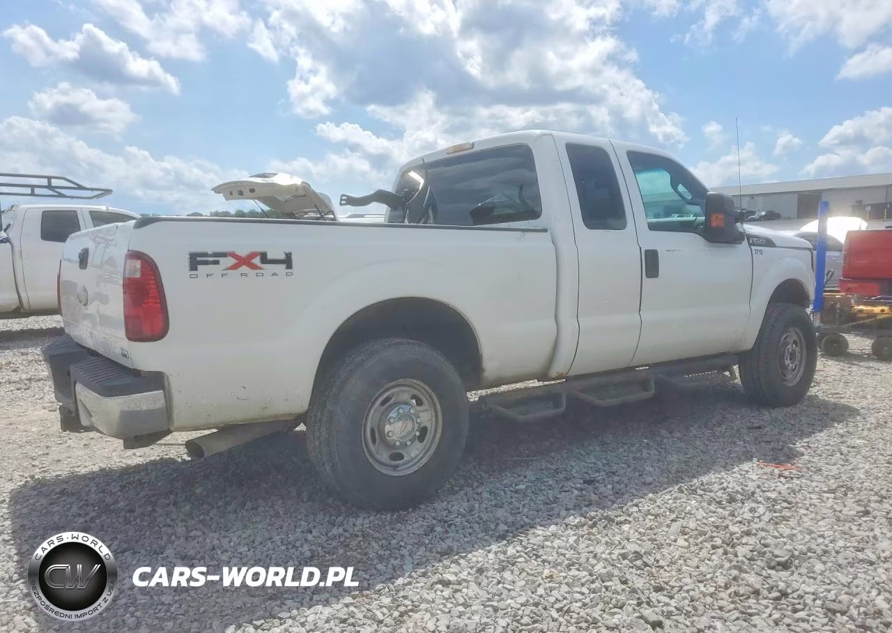 2011 Ford F250 Super Duty VIN:1FT7X2B6XBEC81740 - 3
