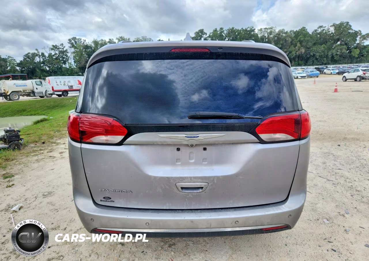 2018 Chrysler Pacifica Touring L VIN:2C4RC1BG3JR192830 - 6