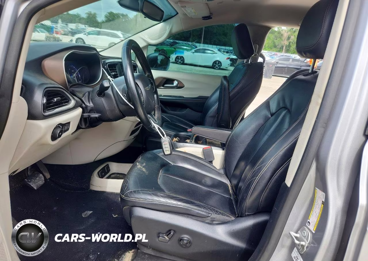 2018 Chrysler Pacifica Touring L VIN:2C4RC1BG3JR192830 - 7
