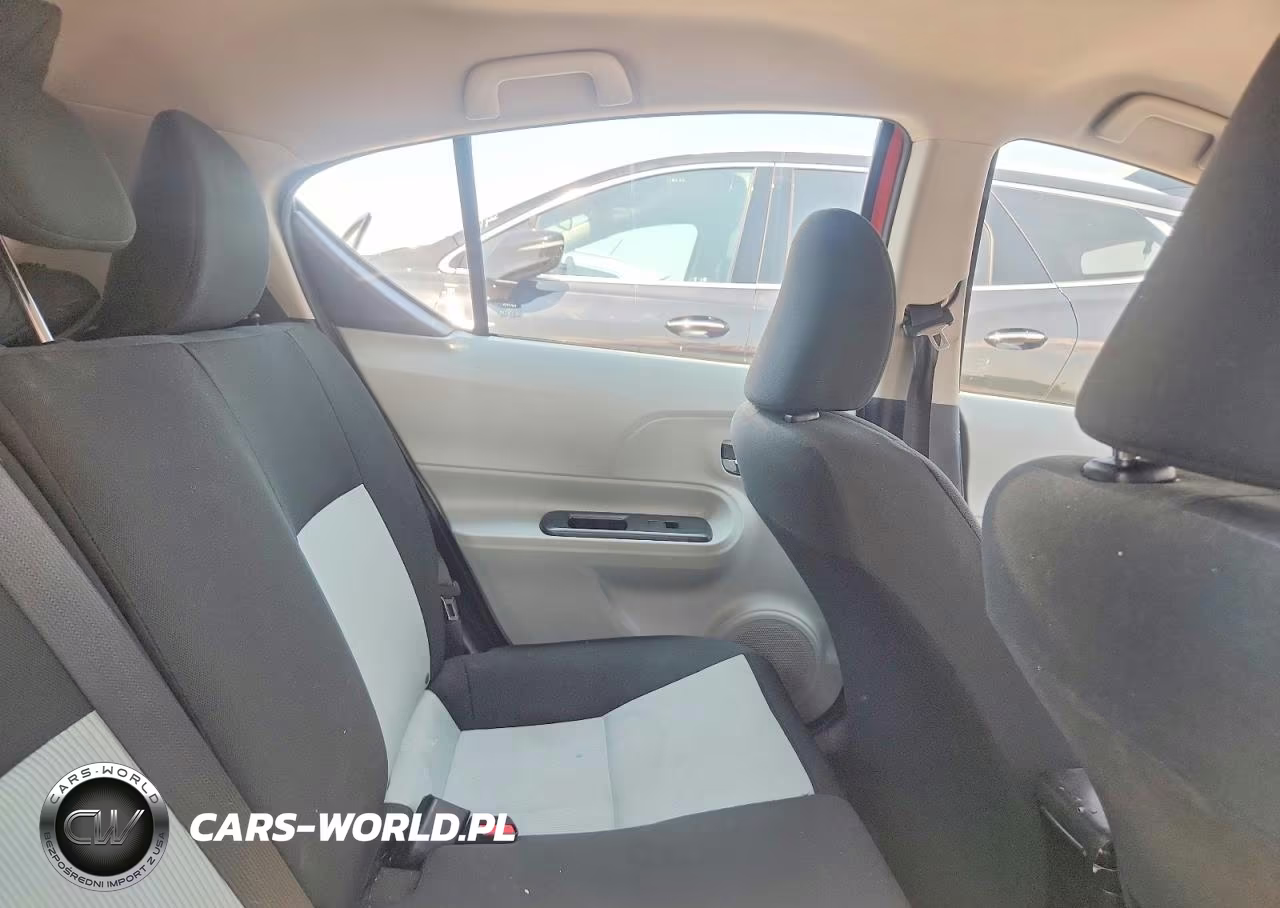 2013 Toyota Prius C Two VIN:JTDKDTB36D1039570 - 10