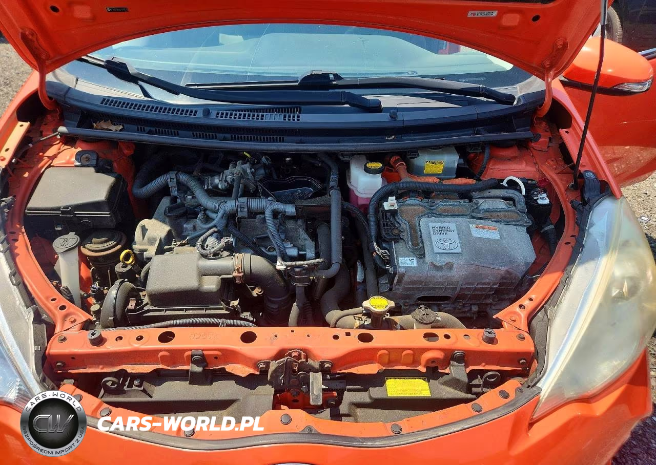 2013 Toyota Prius C Two VIN:JTDKDTB36D1039570 - 11