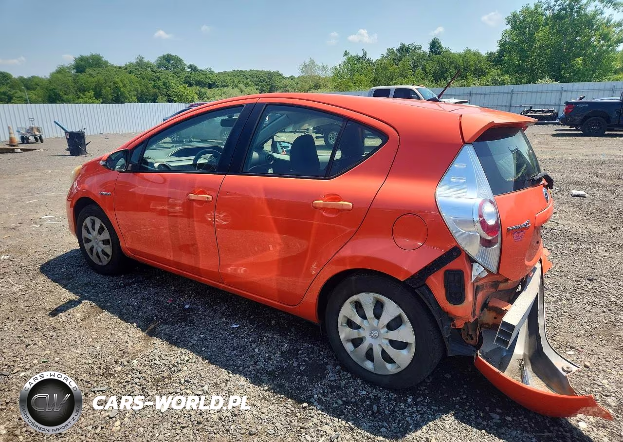 2013 Toyota Prius C Two VIN:JTDKDTB36D1039570 - 2