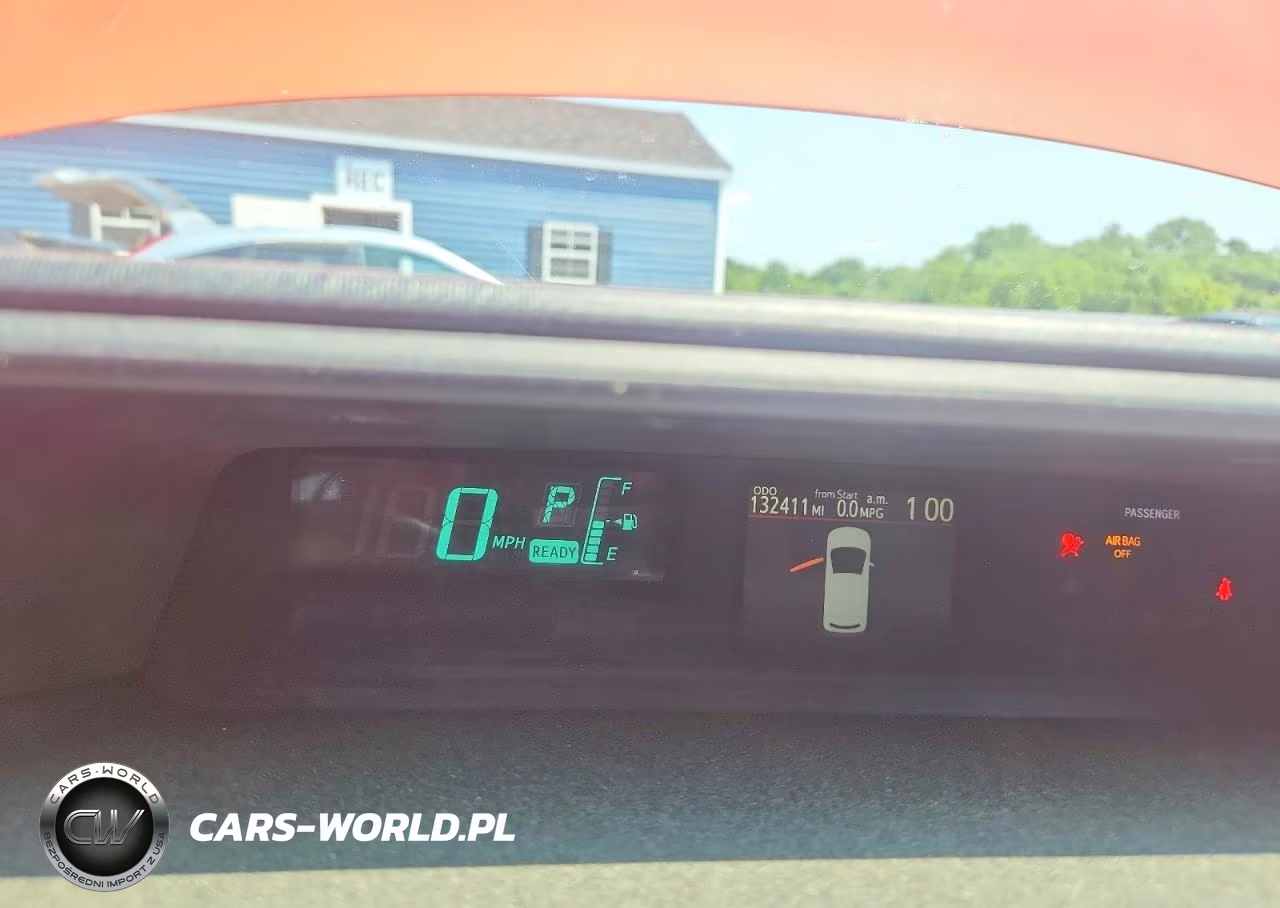 2013 Toyota Prius C Two VIN:JTDKDTB36D1039570 - 9
