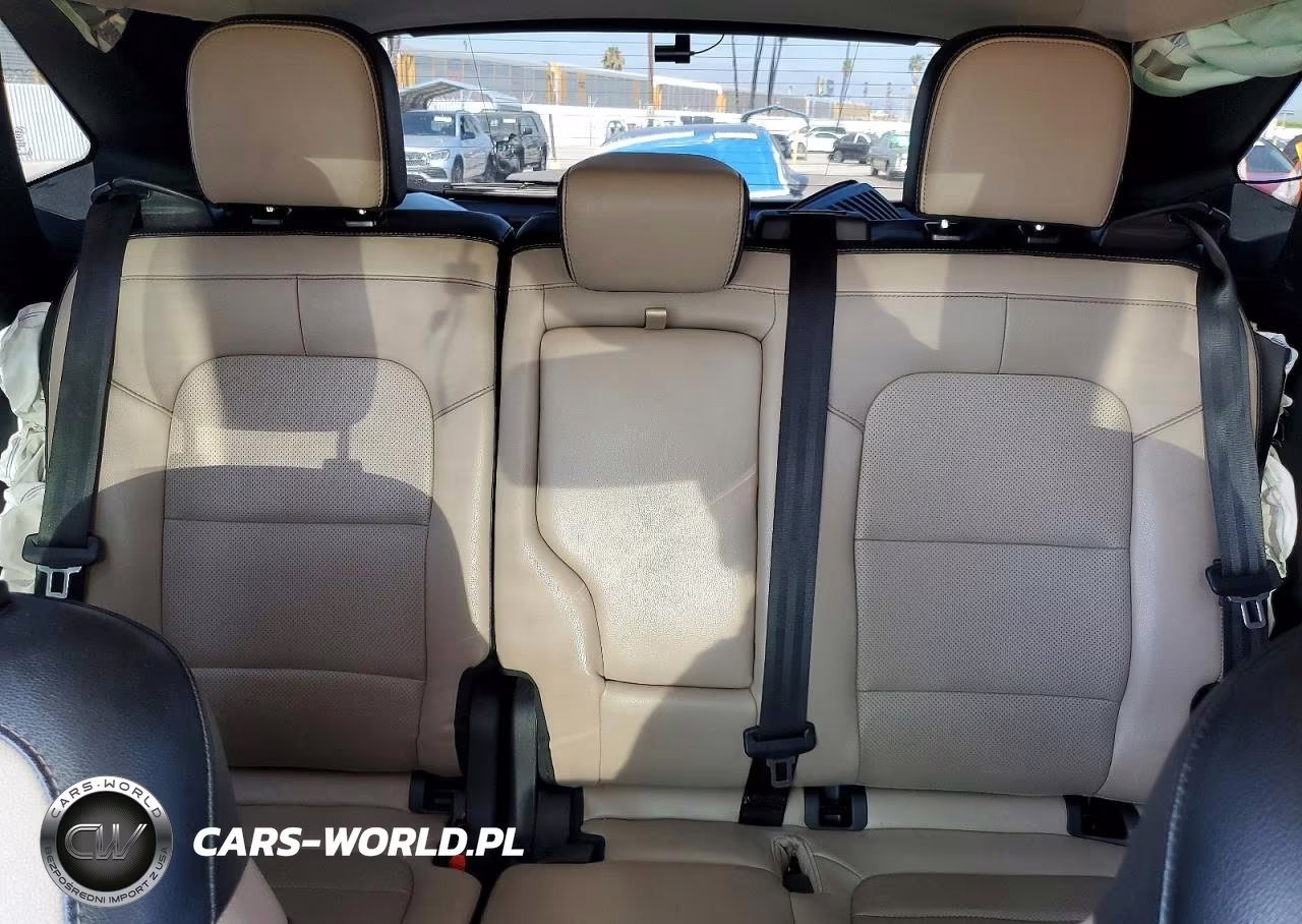 2020 Ford Escape Titanium VIN:1FMCU0DZXLUA57180 - 10