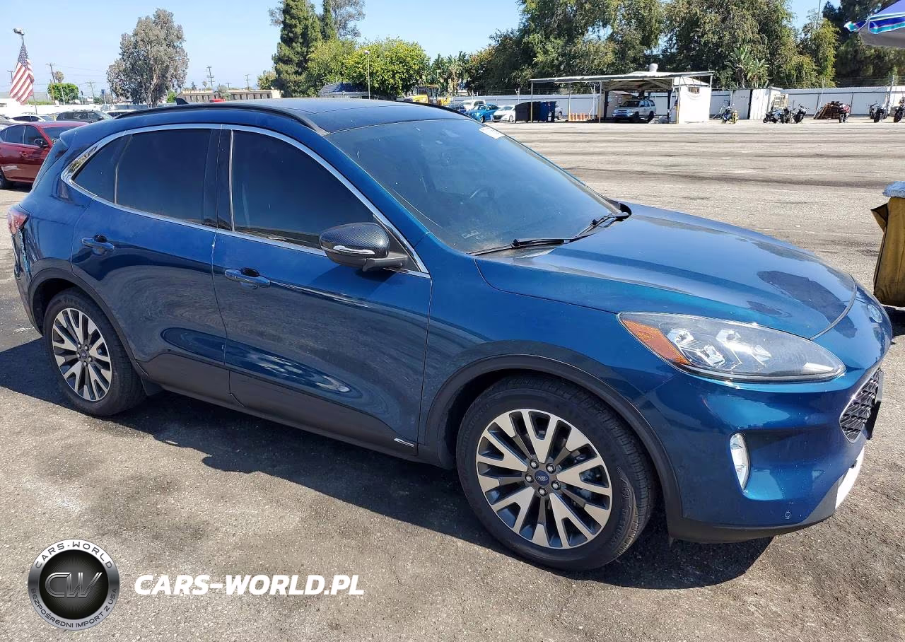2020 Ford Escape Titanium VIN:1FMCU0DZXLUA57180 - 4