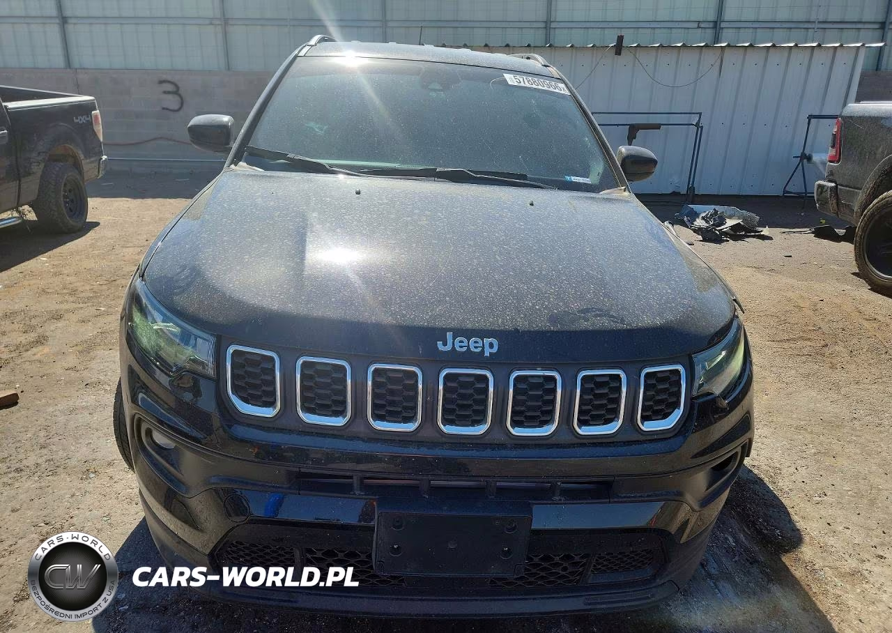 2025 Jeep Compass Latitude VIN:3C4NJDBN2ST524999 - 5
