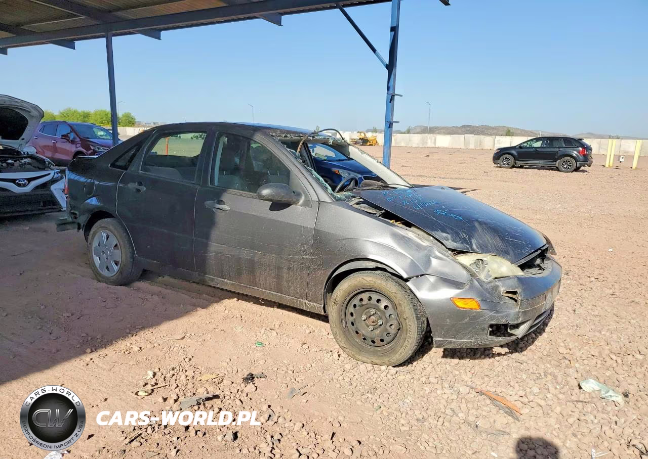 2007 Ford Focus Zx4 VIN:1FAHP34N37W137615 - 4