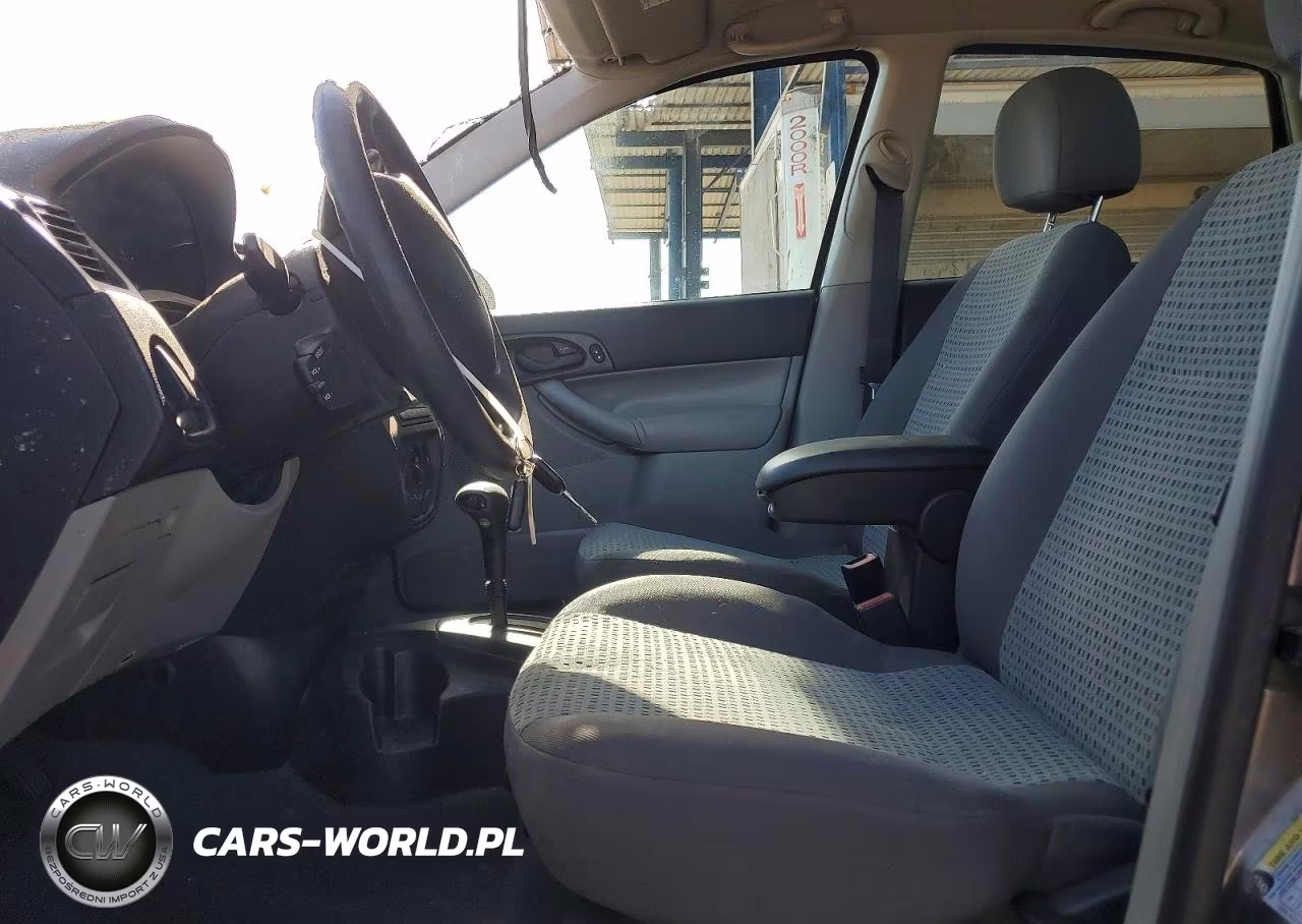 2007 Ford Focus Zx4 VIN:1FAHP34N37W137615 - 7