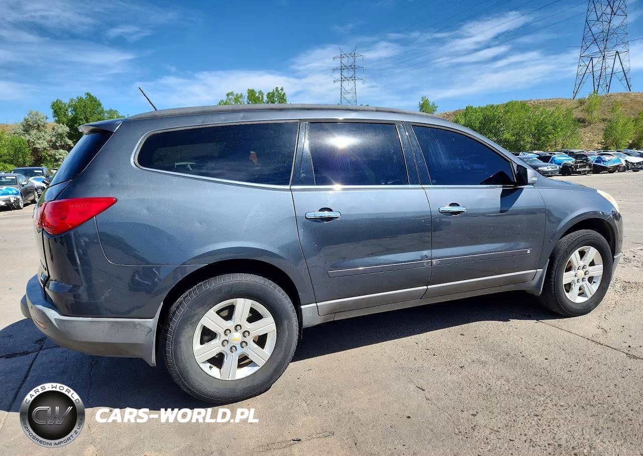 2010 Chevrolet Traverse Lt VIN:1GNLVFED6AS143657 - 3