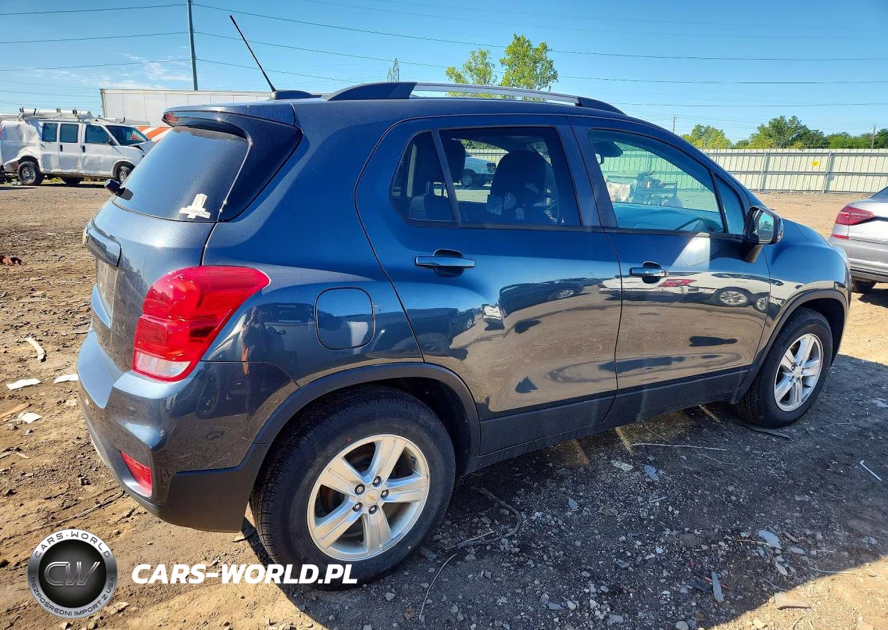 2021 Chevrolet Trax 1Lt VIN:KL7CJLSB5MB323610 - 3